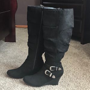 Buckle wedge boots - Size 11